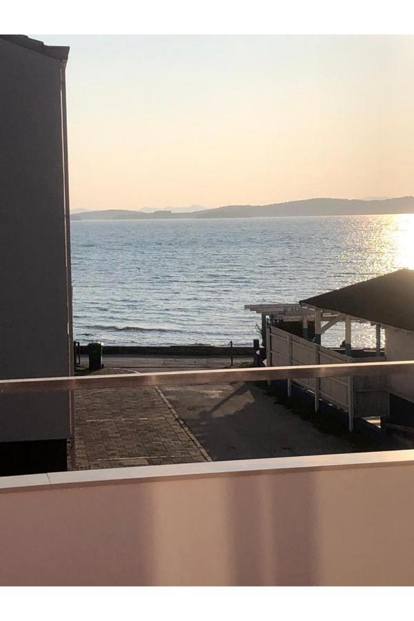 Beach Front Paradise Apartment Sukošan Exteriör bild